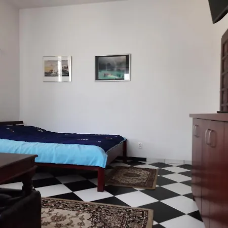 Goscinne Neptunia 住宿加早餐酒店 3*