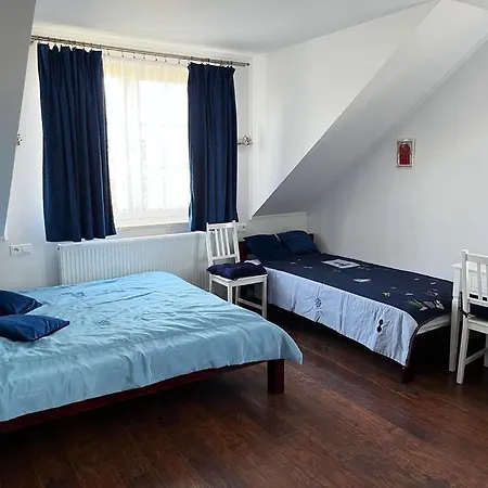 Goscinne Neptunia 住宿加早餐酒店 3*